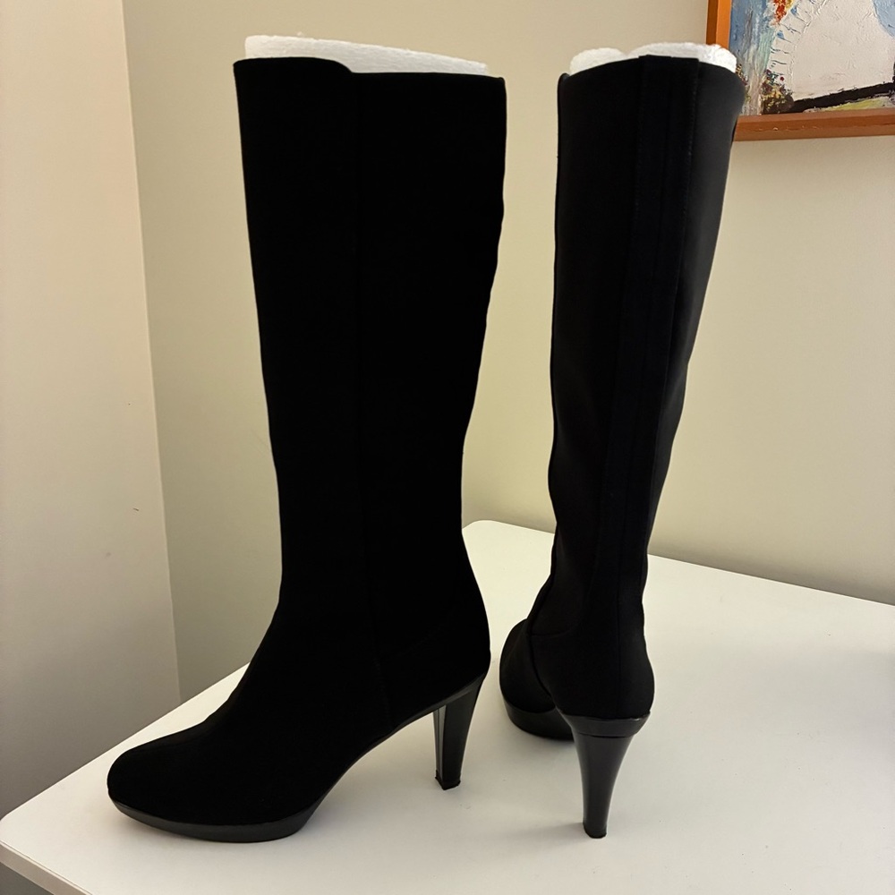 Elegant Black Knee-High Women's Boots Stuart Weitzman Size 5 M Heel 3 inches